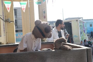 با هدف ترویج فرهنگ کتابخوانی  در مدراس منطقه دوازده مشهد