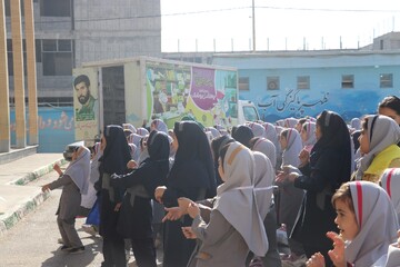 با هدف ترویج فرهنگ کتابخوانی  در مدراس منطقه دوازده مشهد