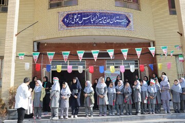 با هدف ترویج فرهنگ کتابخوانی  در مدراس منطقه دوازده مشهد