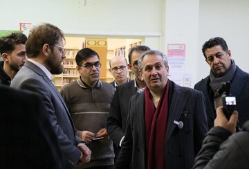 بازدید نماینده مجلس از کتابخانه مرکزی