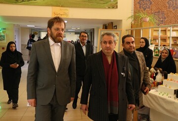 بازدید نماینده مجلس از کتابخانه مرکزی