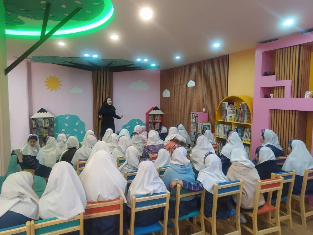 از «جشن پیروزی انقلاب» تا رونمایی و نقد کتاب