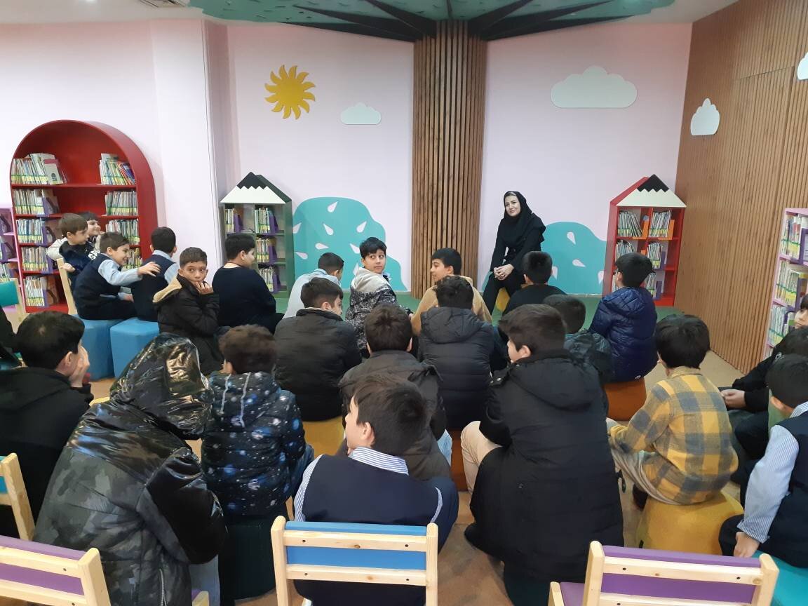 از «جشن پیروزی انقلاب» تا رونمایی و نقد کتاب