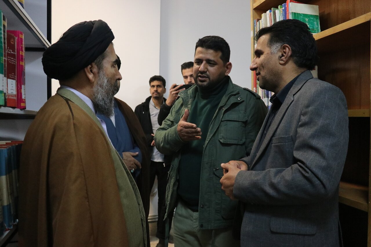 کتاب، امید و انتظار؛ پیشخان کتابخانه عمومی «حضرت مهدی موعود (عج)» به گرجیسفلی رسید