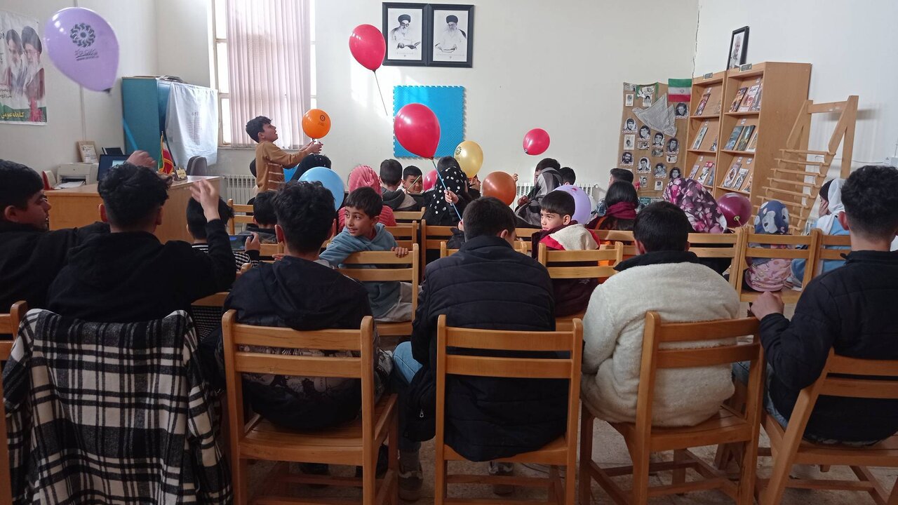 کتابخانه ابوعلی سینا سنبل آباد غرق در شور و شادی دهه فجر
