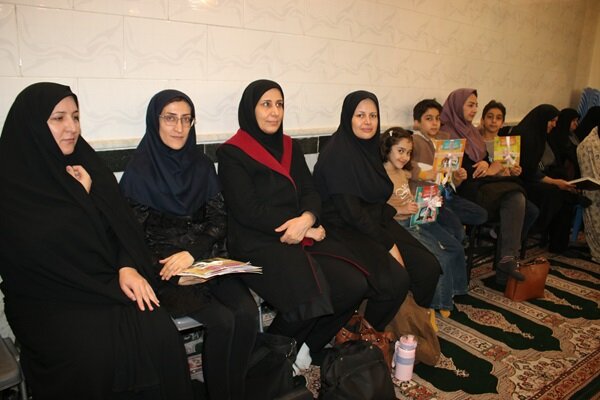 برپایی میز خدمت، ارائه گزارش عملکرد و پاسخ‌گویی مردمی در مسجد و حسینیه‌