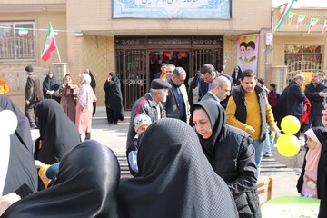 غرفه اداره‌کل کتابخانه‌های عمومی استان سمنان