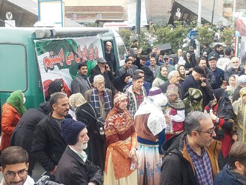 میزبانی اداره کل کتابخانه‌های عمومی استان تهران از عاشقان انقلاب در راهپیمایی ۲۲ بهمن