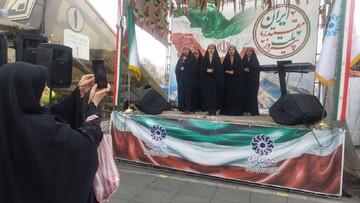 میزبانی اداره کل کتابخانه‌های عمومی استان تهران از عاشقان انقلاب در راهپیمایی ۲۲ بهمن