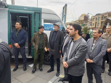 میزبانی اداره کل کتابخانه‌های عمومی استان تهران از عاشقان انقلاب در راهپیمایی ۲۲ بهمن