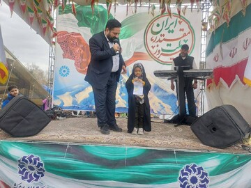 میزبانی اداره کل کتابخانه‌های عمومی استان تهران از عاشقان انقلاب در راهپیمایی ۲۲ بهمن