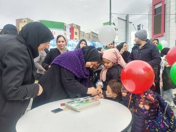 میزبانی اداره کل کتابخانه‌های عمومی استان تهران از عاشقان انقلاب در راهپیمایی ۲۲ بهمن