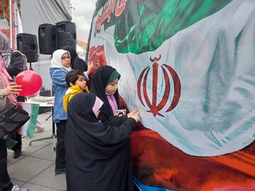 میزبانی اداره کل کتابخانه‌های عمومی استان تهران از عاشقان انقلاب در راهپیمایی ۲۲ بهمن