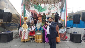 میزبانی اداره کل کتابخانه‌های عمومی استان تهران از عاشقان انقلاب در راهپیمایی ۲۲ بهمن