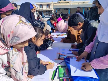 ادارات کتابخانه های عمومی شهرستان های استان تهران با برپایی غرفه در مسیر راهپیمایی میزبان دوستداران کتاب شدند