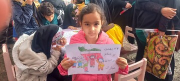 ادارات کتابخانه های عمومی شهرستان های استان تهران با برپایی غرفه در مسیر راهپیمایی میزبان دوستداران کتاب شدند