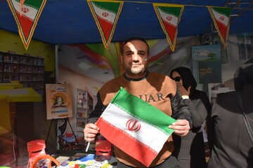 غرفه اداره کل فارس در مسیر راهپیمایی 22 بهمن
