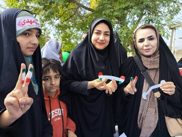 حضور کتابداران فارس در راهپیمایی 22 بهمن
