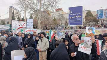 حضور مدیرکل، روسای ادارات، کارکنان و کتابداران کتابخانه‌های عمومی لرستان در راهپیمایی ۲۲ بهمن