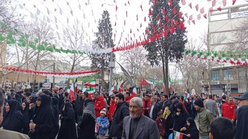 حضور مدیرکل، روسای ادارات، کارکنان و کتابداران کتابخانه‌های عمومی لرستان در راهپیمایی ۲۲ بهمن