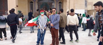 حضور مدیرکل، روسای ادارات، کارکنان و کتابداران کتابخانه‌های عمومی لرستان در راهپیمایی ۲۲ بهمن