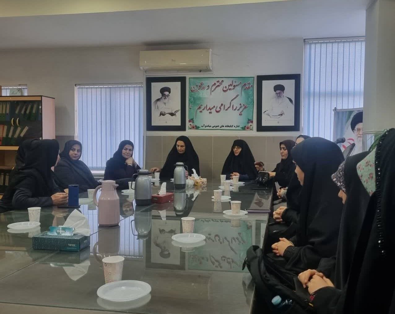 محفل ادبی «شعر انقلاب» در شهرستان میاندوآب برگزار شد