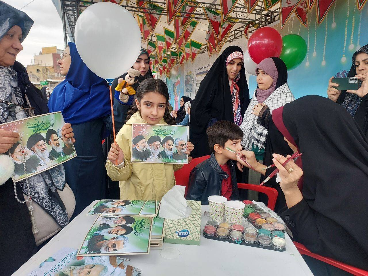 غرفه ادارهکل کتابخانههای عمومی استان تهران در راهپیمایی ۲۲ بهمن تماشایی شد