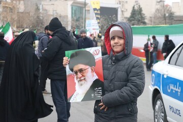 حضور سرپرست اداره کل کتابخانه های عمومی استان خراسان رضوی در راهپیمایی یوم الله ۲۲بهمن