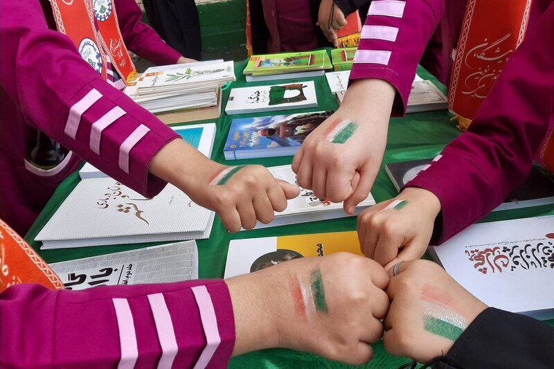 حضور پرشور کتابخانه‌های عمومی سراسر کشور در راهپیمایی ۲۲ بهمن