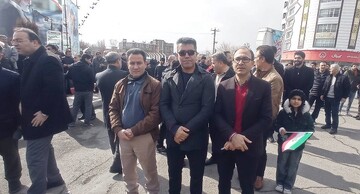 حضور پرشور مدیرکل و خانواده بزرگ کتابخانه‌های عمومی آذربایجان‌غربی در راهپیمایی ۲۲ بهمن