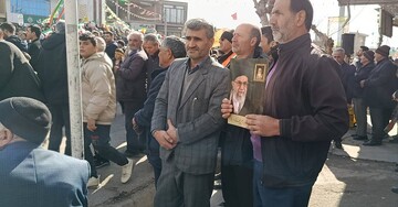 حضور پرشور مدیرکل و خانواده بزرگ کتابخانه‌های عمومی آذربایجان‌غربی در راهپیمایی ۲۲ بهمن