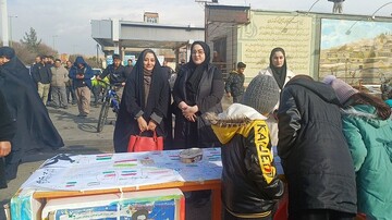 حضور پرشور مدیرکل و خانواده بزرگ کتابخانه‌های عمومی آذربایجان‌غربی در راهپیمایی ۲۲ بهمن