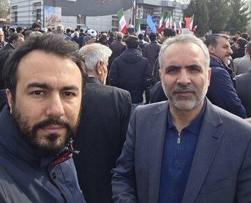 حضور پرشور مدیرکل و خانواده بزرگ کتابخانه‌های عمومی آذربایجان‌غربی در راهپیمایی ۲۲ بهمن