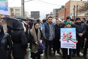 حضور پرشور مدیرکل و خانواده بزرگ کتابخانه‌های عمومی آذربایجان‌غربی در راهپیمایی ۲۲ بهمن
