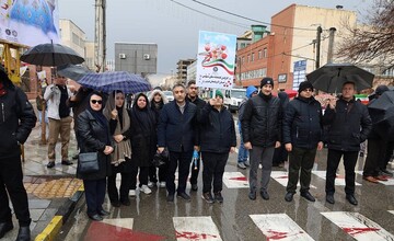 حضور پرشور مدیرکل و خانواده بزرگ کتابخانه‌های عمومی آذربایجان‌غربی در راهپیمایی ۲۲ بهمن