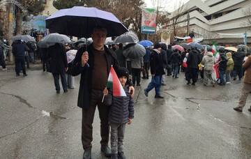 حضور پرشور مدیرکل و خانواده بزرگ کتابخانه‌های عمومی آذربایجان‌غربی در راهپیمایی ۲۲ بهمن