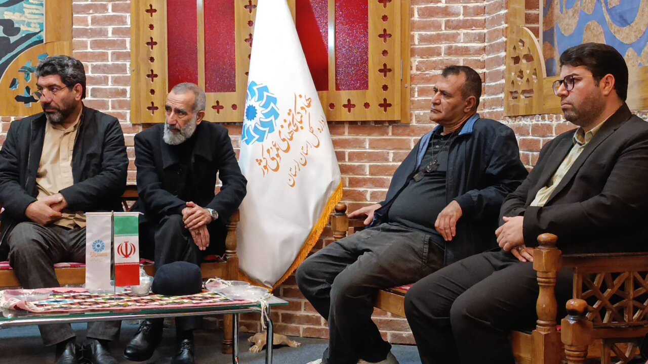 محفل شعر انقلاب با حضور شاعران برجسته لرستانی