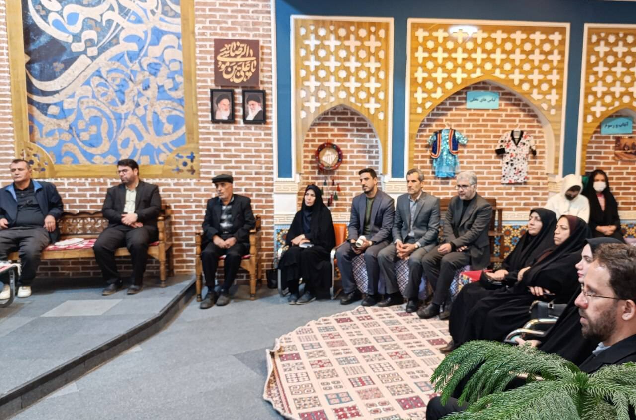 محفل شعر انقلاب با حضور شاعران برجسته لرستانی