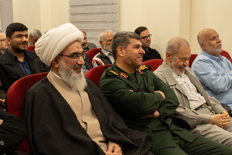 تجلیل از پنج دهه مجاهدت حاج عبدالله فاتحی و رونمایی از کتاب «تمنّادار» در بوشهر