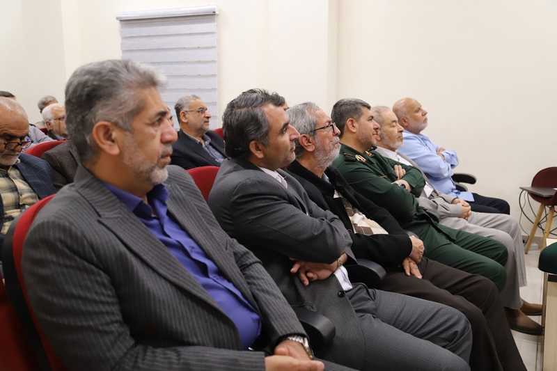 تجلیل از پنج دهه مجاهدت حاج عبدالله فاتحی و رونمایی از کتاب «تمنّادار» در بوشهر