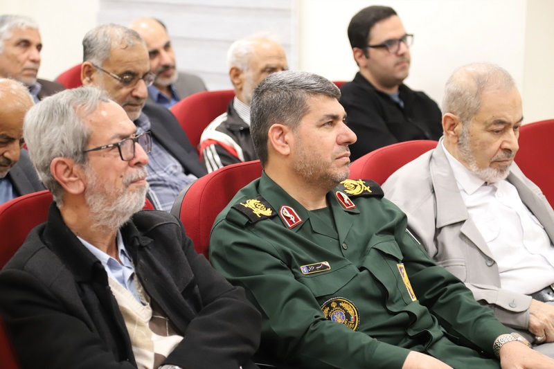 تجلیل از پنج دهه مجاهدت حاج عبدالله فاتحی و رونمایی از کتاب «تمنّادار» در بوشهر