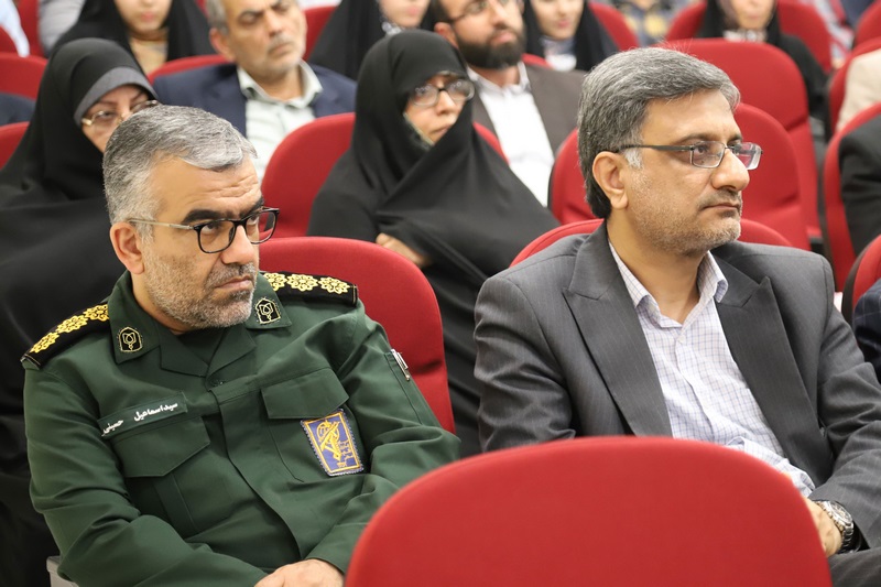 تجلیل از پنج دهه مجاهدت حاج عبدالله فاتحی و رونمایی از کتاب «تمنّادار» در بوشهر