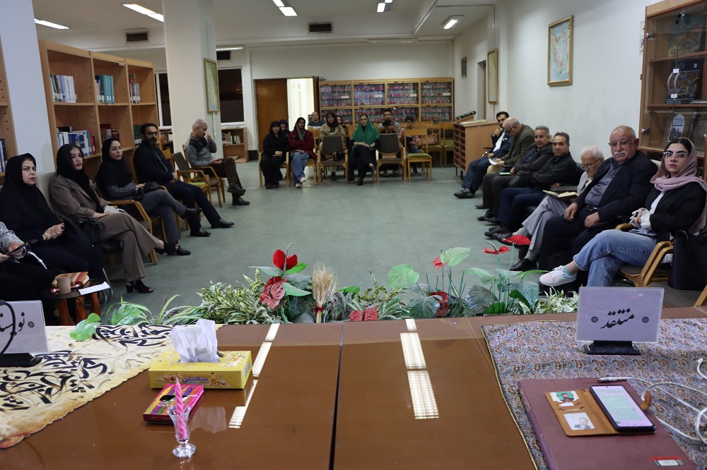 هفتصدمین نشست ادبی کتابخانه مرکزی خوزستان در دهه مبارکه فجر برگزار شد