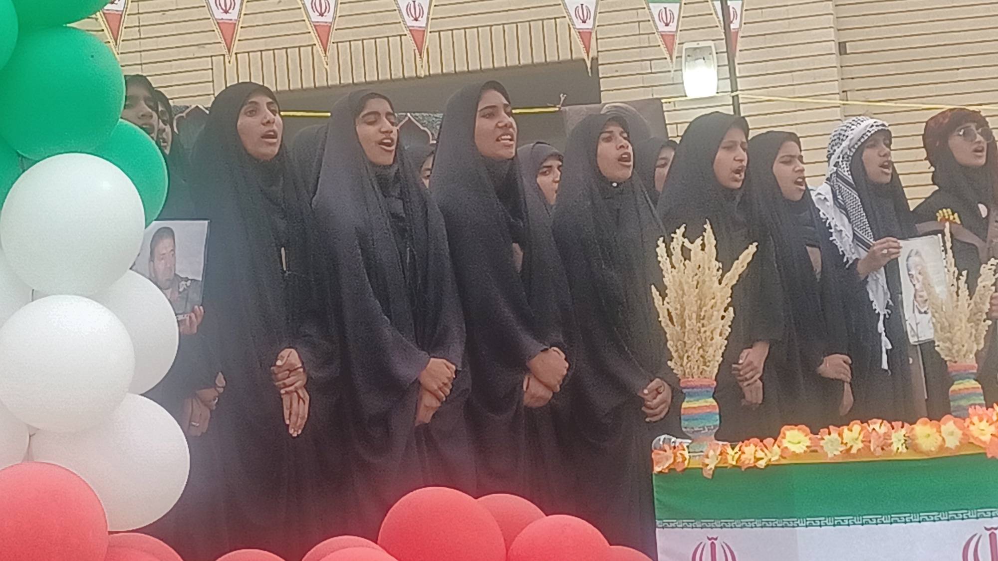 از شاهنامه تا سرود انقلابی؛ گرامیداشت دهه فجر در کتابخانه‌های هرمزگان