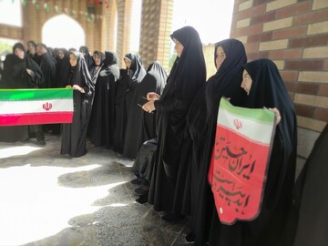 گزارش تصویری:تجلی تعهد کارکنان کتابخانه‌های عمومی استان اصفهان در راهپیمایی و فعالیت‌های میدانی ۲۲ بهمن1404