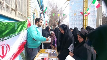 گزارش تصویری:تجلی تعهد کارکنان کتابخانه‌های عمومی استان اصفهان در راهپیمایی و فعالیت‌های میدانی ۲۲ بهمن1404