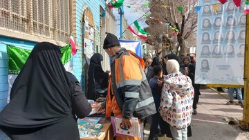 گزارش تصویری:تجلی تعهد کارکنان کتابخانه‌های عمومی استان اصفهان در راهپیمایی و فعالیت‌های میدانی ۲۲ بهمن1404