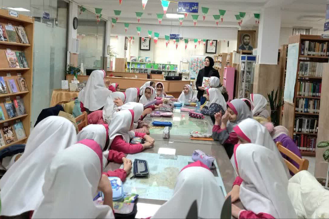 برنامه‌های متنوع دهه فجر در کتابخانه‌های عمومی استان مرکزی