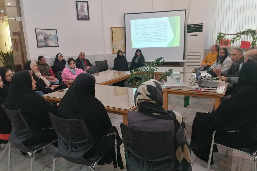 روایت انقلاب اسلامی در کتابخانههای عمومی استان مرکزی