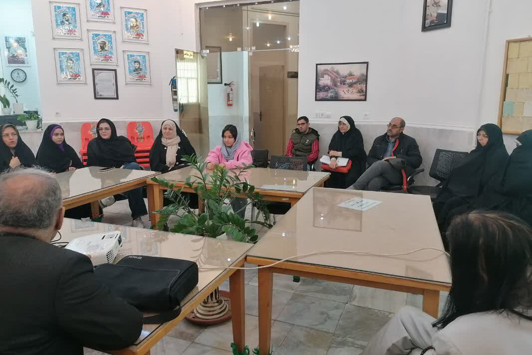 روایت انقلاب اسلامی در کتابخانه‌های عمومی استان مرکزی